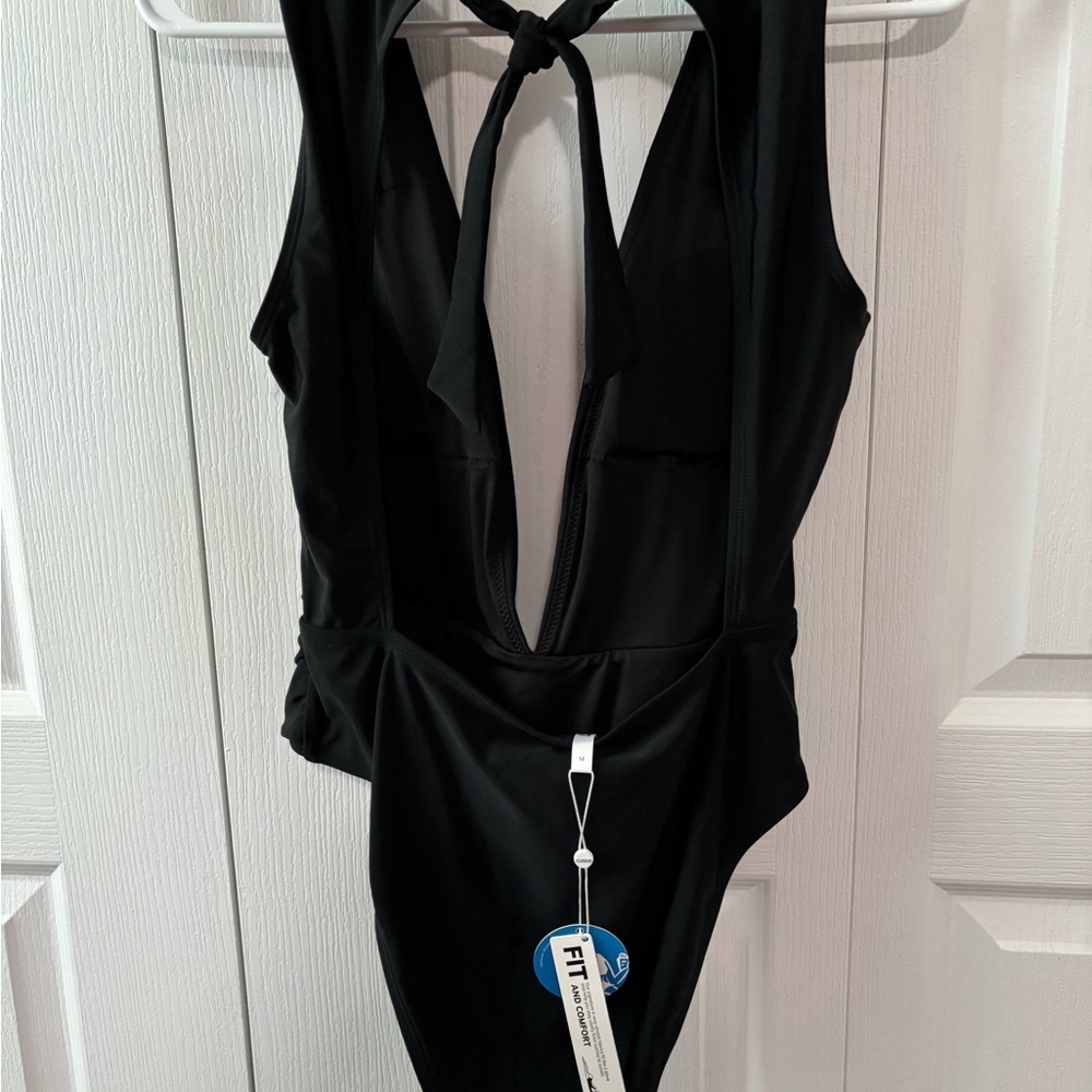 Cupshe. Brand new one piece swimsuit. M.